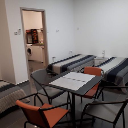 Kertvarosi Apartman Tiszaújváros 外观 照片