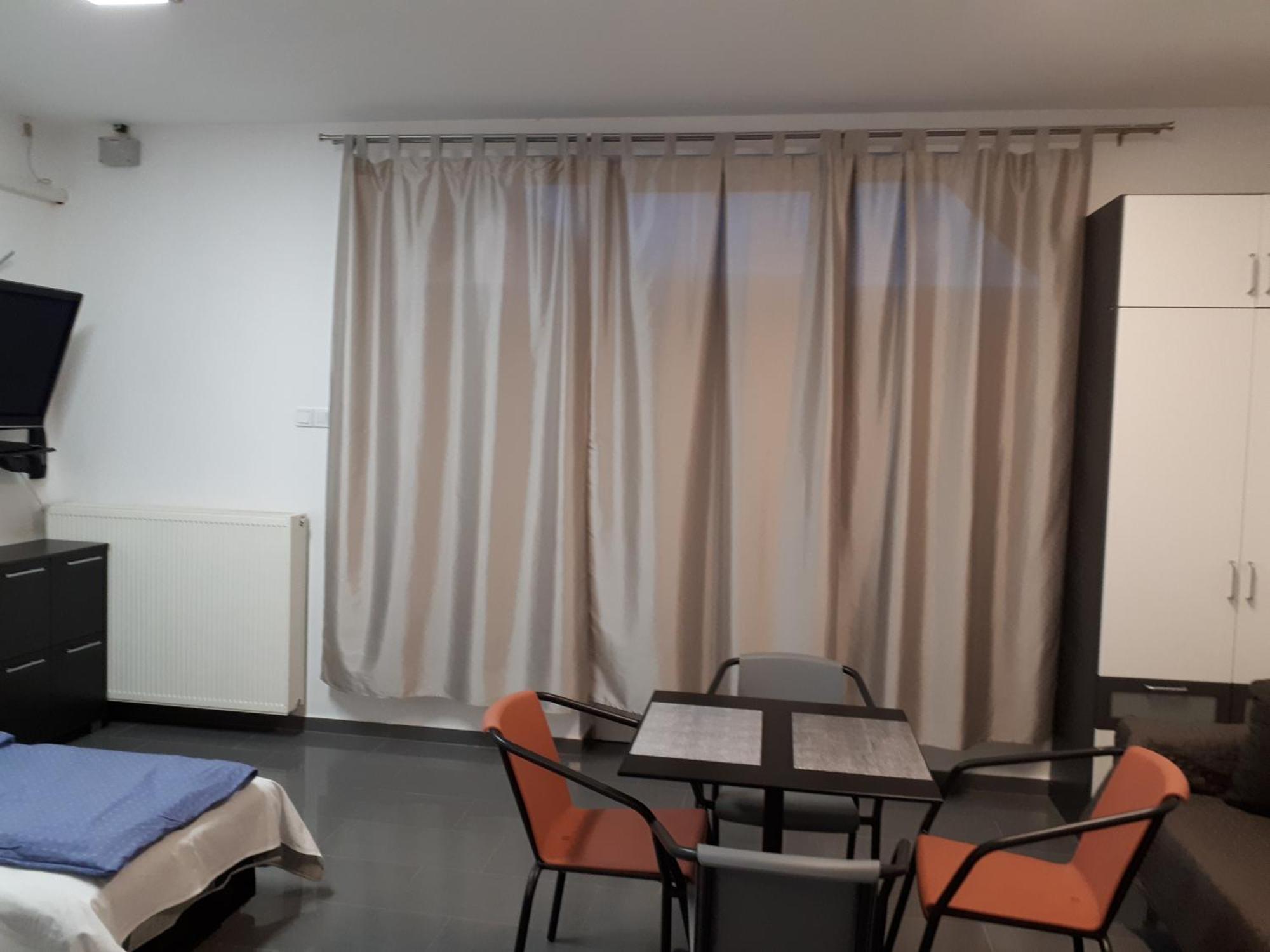 Kertvarosi Apartman Tiszaújváros 外观 照片