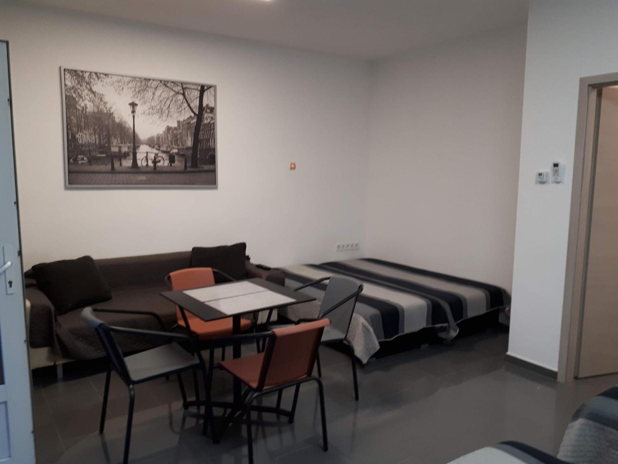 Kertvarosi Apartman Tiszaújváros 外观 照片