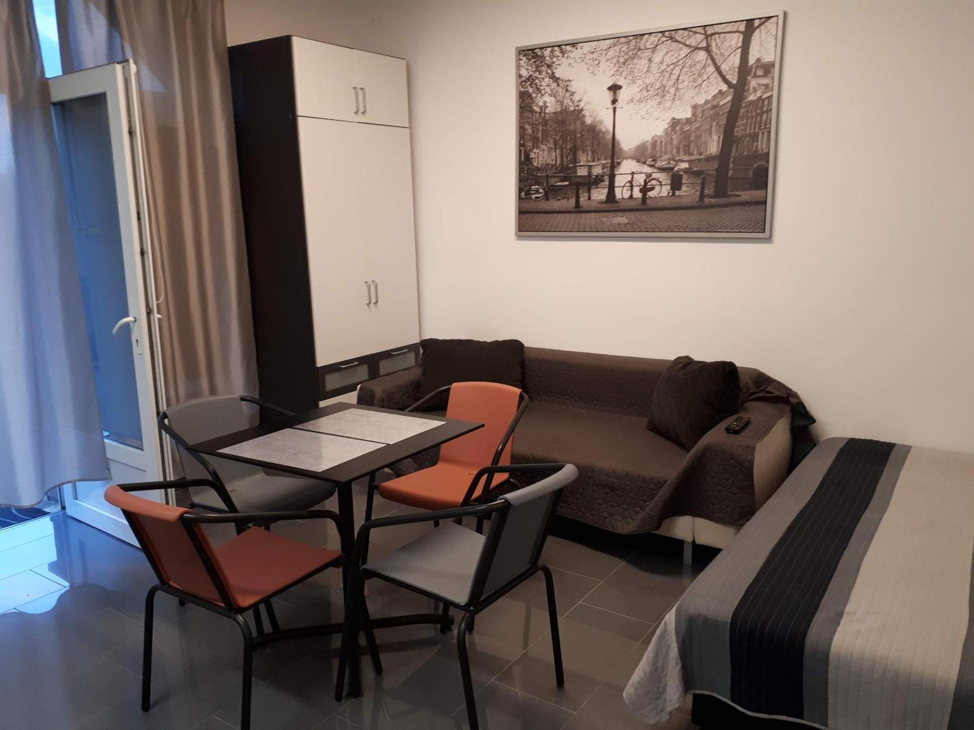 Kertvarosi Apartman Tiszaújváros 外观 照片