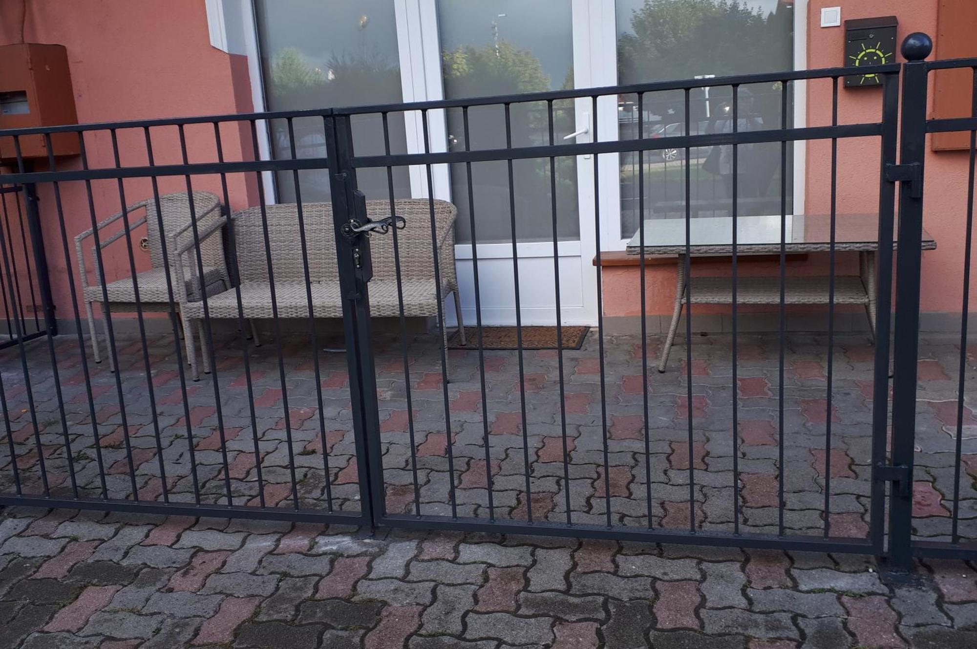Kertvarosi Apartman Tiszaújváros 外观 照片