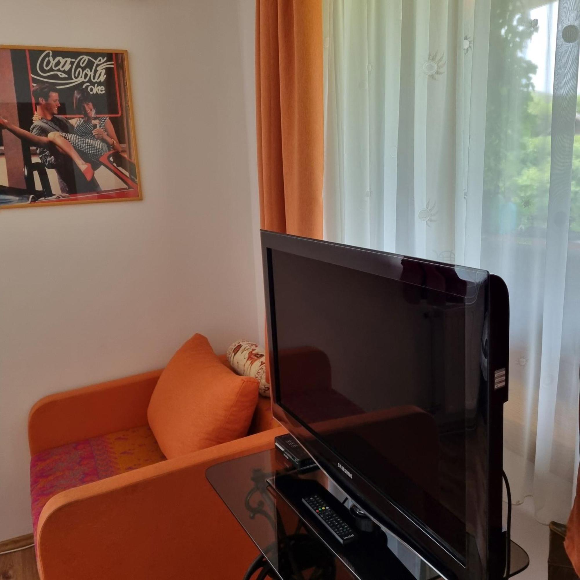 Kertvarosi Apartman Tiszaújváros 外观 照片
