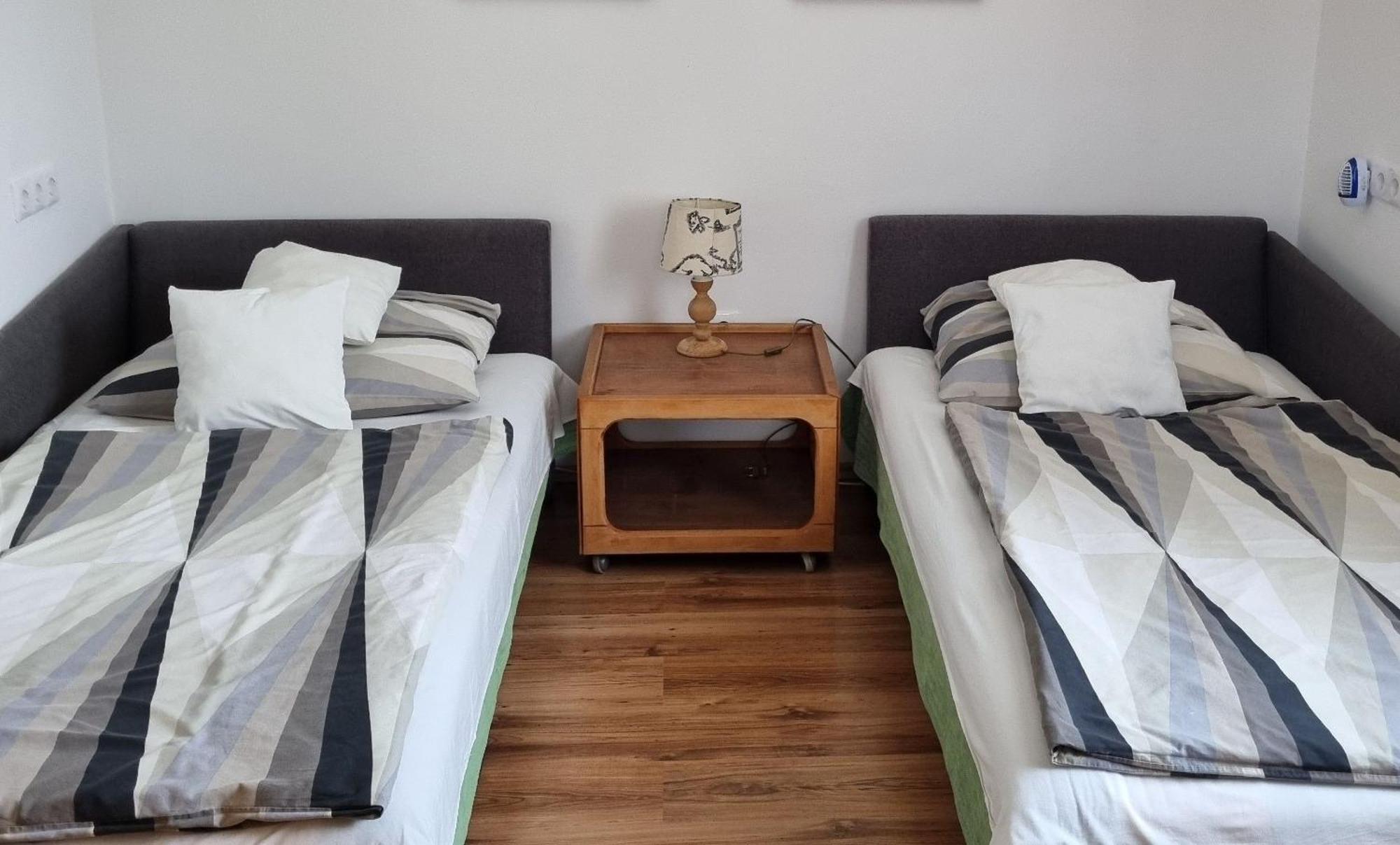 Kertvarosi Apartman Tiszaújváros 外观 照片