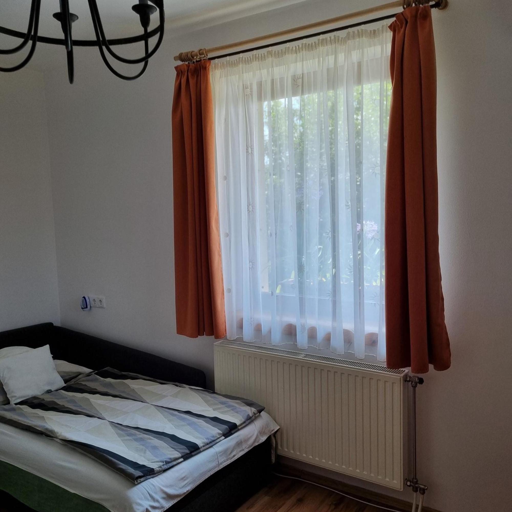 Kertvarosi Apartman Tiszaújváros 外观 照片