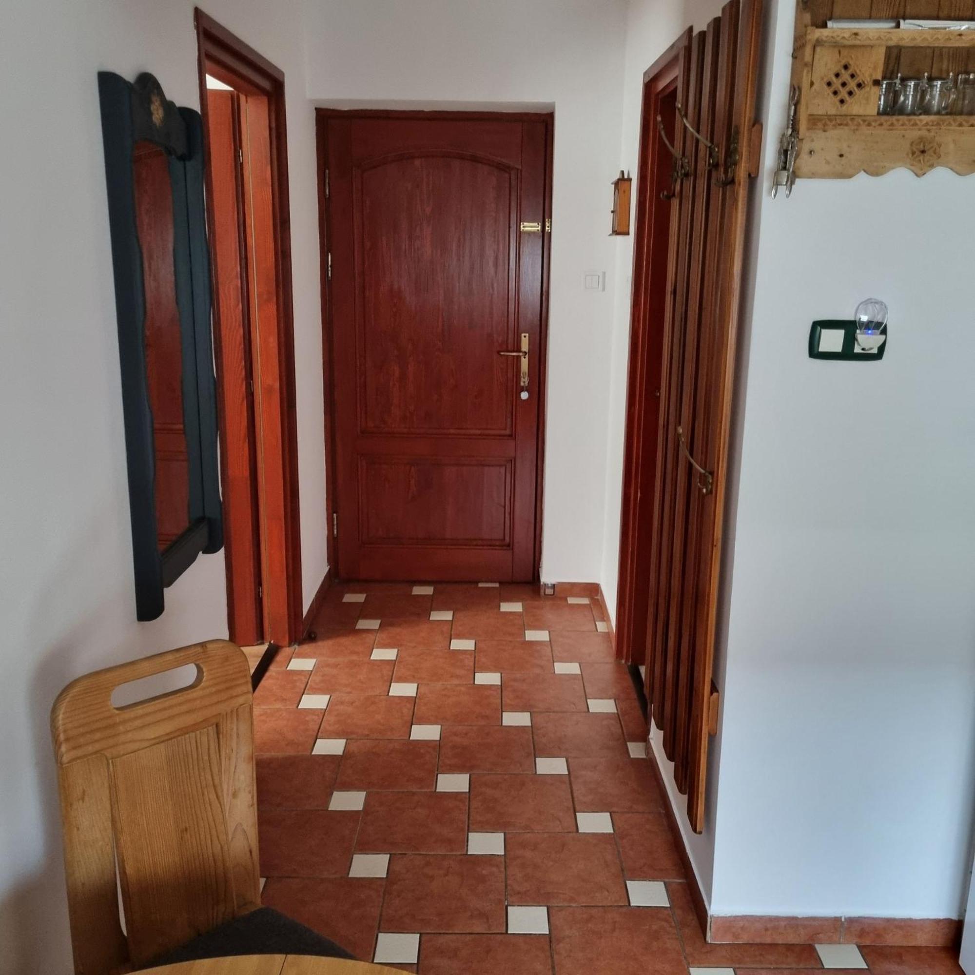 Kertvarosi Apartman Tiszaújváros 外观 照片