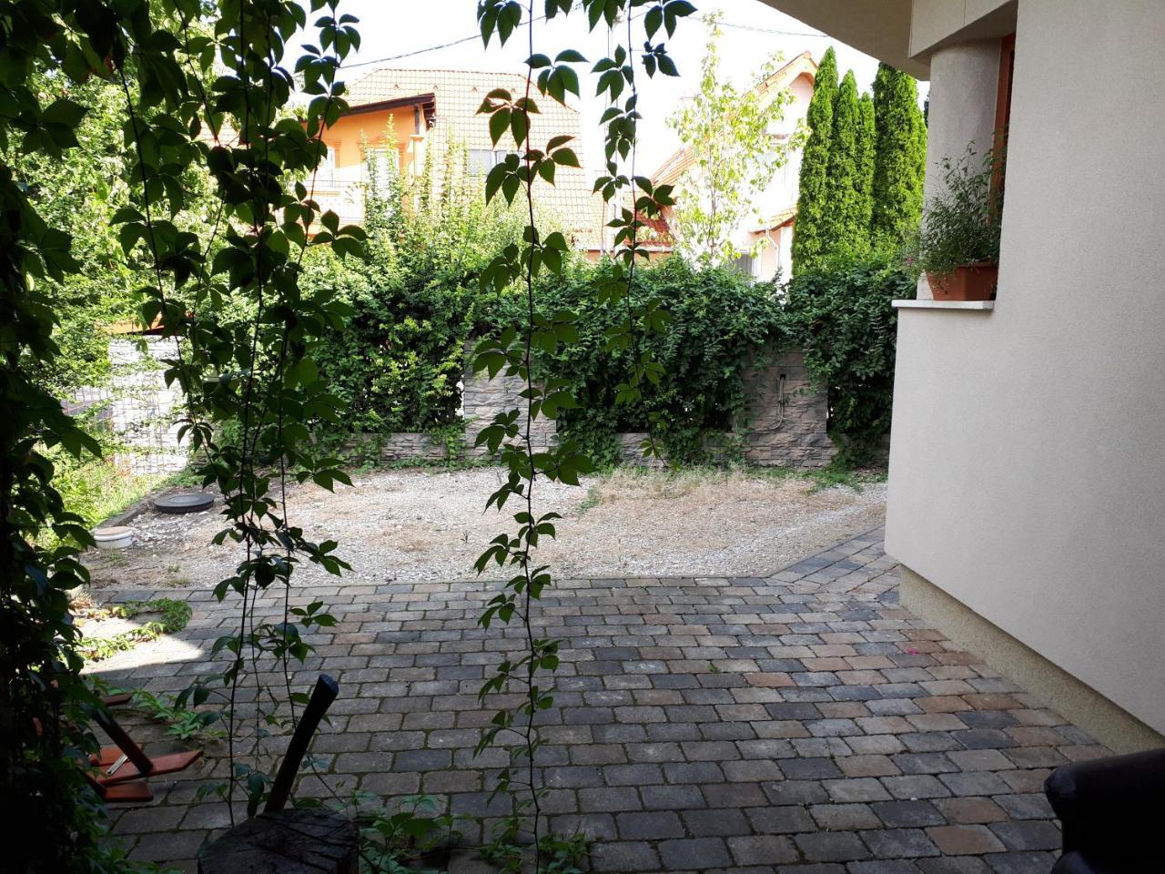 Kertvarosi Apartman Tiszaújváros 外观 照片