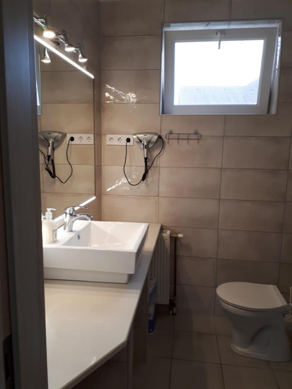 Kertvarosi Apartman Tiszaújváros 外观 照片