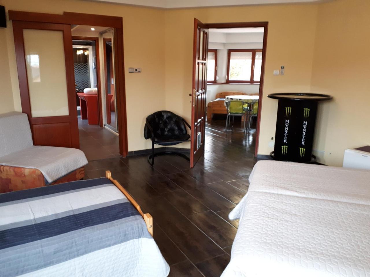 Kertvarosi Apartman Tiszaújváros 外观 照片