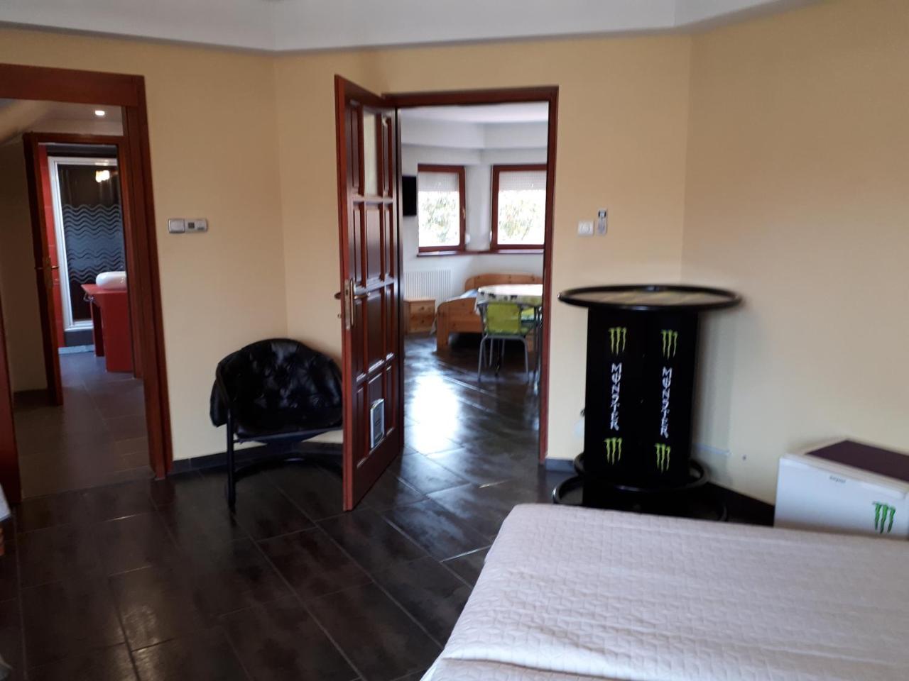 Kertvarosi Apartman Tiszaújváros 外观 照片