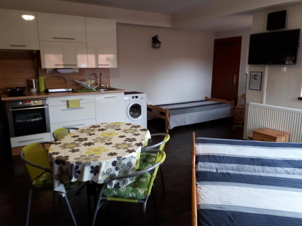Kertvarosi Apartman Tiszaújváros 外观 照片