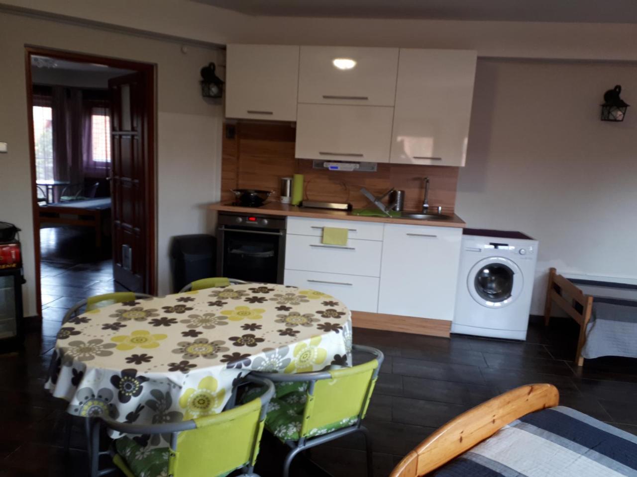 Kertvarosi Apartman Tiszaújváros 外观 照片