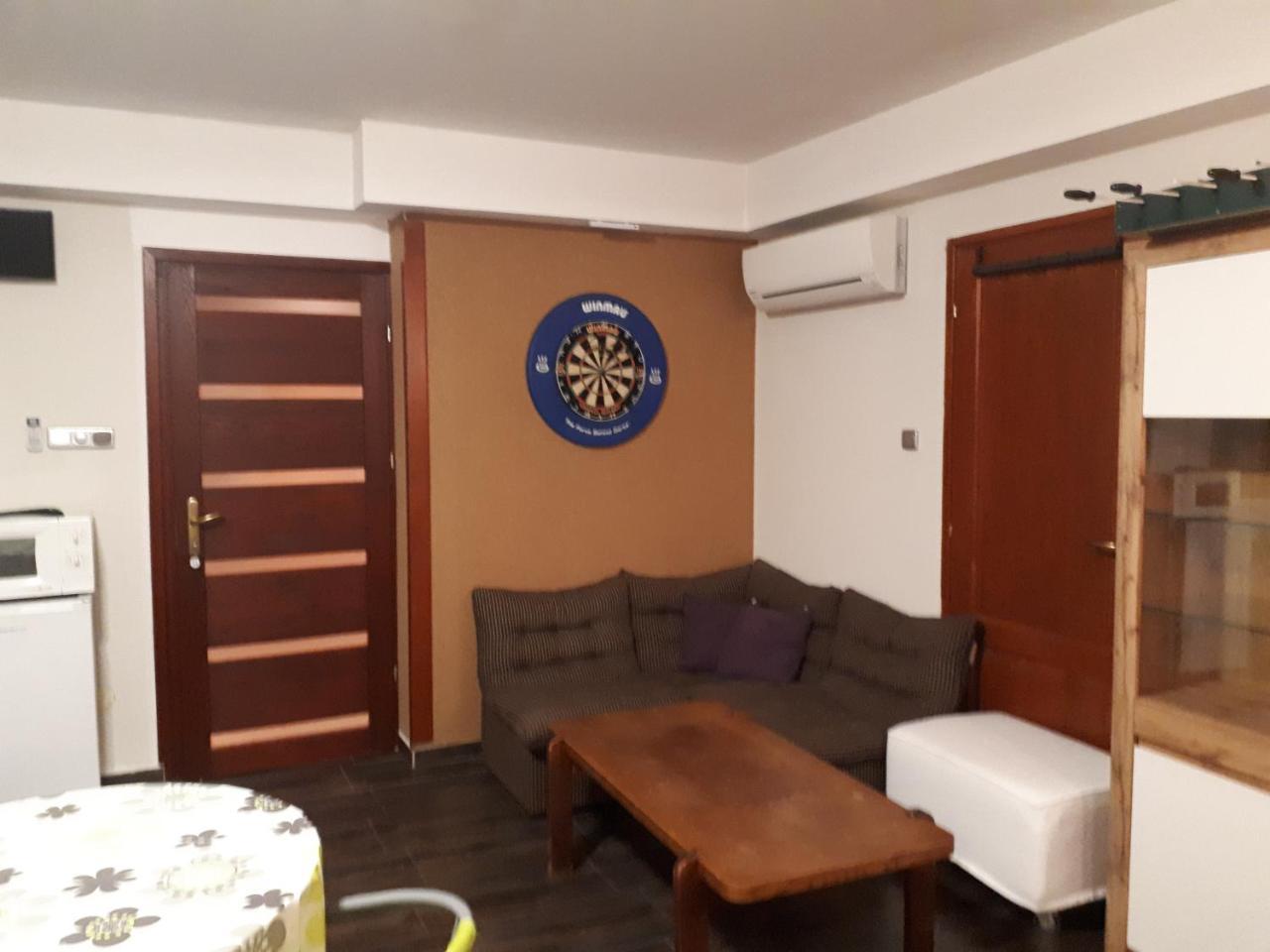 Kertvarosi Apartman Tiszaújváros 外观 照片